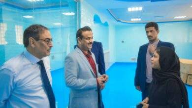 المحافظ بن الوزير يزور الهيئة العامة لمستشفى شبوة ويطلع على التجهيزات الطبية النهائية 3