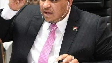 عاجل - عضو المجلس الرئاسي الدكتور عبدالله العليمي يقدم استقالته من المجلس الرئاسي 5