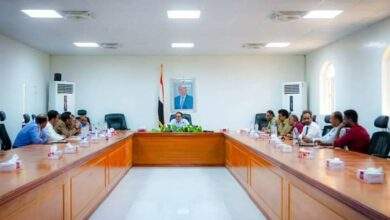 أمين محلي شبوة يرأس اجتماع للجنة المناقصات ويناقش عدد من التقارير عن العطاءات التي قدمت لتنفيذ بعض المشاريع 8