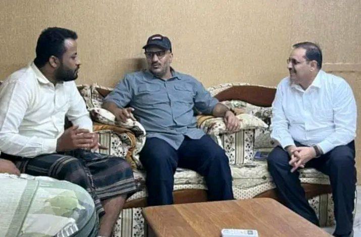 العميد طارق صالح يستقبل نجل اللواء البطل محمود الصبيحي