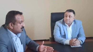 لقاء في أبين يناقش استعدادات منح أراضي لشهداء وجرحى المحافظة 11 لقاء في أبين يناقش استعدادات منح أراضي لشهداء وجرحى المحافظة