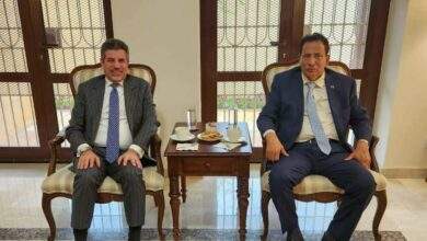 لقاء يجمع بين محافظ المهرة والسفير الأمريكي لدى اليمن في الرياض 6