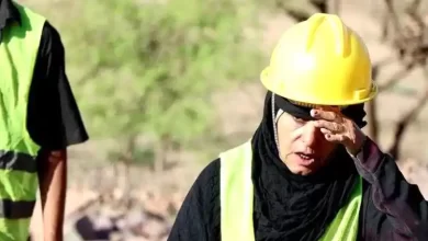 أول يمنية تكسر احتكار الرجال في مقاولات البناء 8
