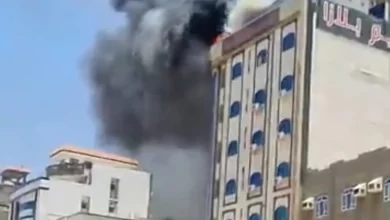 اندلاع حريق في احد فنادق بالعاصمة عدن- شاهد الصور 4