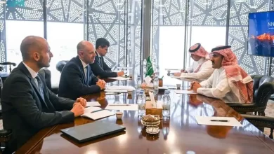 لقاء سعودي بريطاني يخرج بدعم اقتصاد وتنمية اليمن وحكومة هذا الطرف 2
