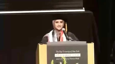 بالفيديو:طالبة يمنية تثير ضجة بعد مهاجمتها إسرائيل في حفل تخرجها بأمريكا 6