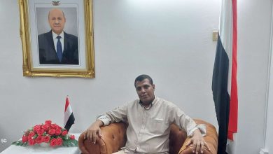 صحفي حضرمي يعود الى المكلا برفقة الرئيس العليمي عقب سنوات من ملاحقة البحسني له 8