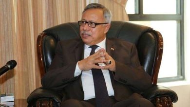 رئيس حكومة الحوثي يطالب بإعفائه من منصبه 8