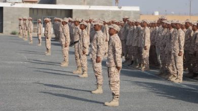 بعد اعلانها من مأرب وزير الدفاع يدشن الكلية الحربية من عدن 11