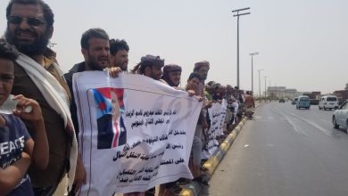 عدن.. نقابة النقل الثقيل تعاود الاحتجاجات للمره الثانية وتعلن الإضراب الشامل 1