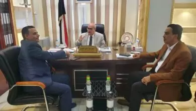 وزير الإدارة المحلية يناقش مع وكيل محافظ الضالع البرامج والمشاريع التنموية بالمحافظة. 5
