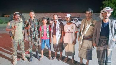 أمن أبين يسلم الطفل المفقود لأسرته بزنجبار 6