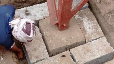 كهرباء أبين تعيد تأهيل قواعد أبراج خط النقل 132ك ف "أبين - عدن" المغذية لمديريات خنفر زنجبار وشقرة 10