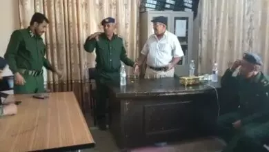 مدير عام الأحوال المدنية بأبين يتفقد مركز الاصدار الآلي بلودر 7