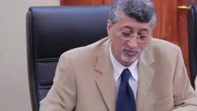 رئيس الغرفة التجارية بعدن : لاتوجد دولة ولاحكومة في عدن وغالبية التجار غادروا الى (الحديدة) 10