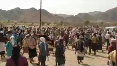 أبين.. موكب جنائزي تشييع جثمان الشهيد صدام السعدي الفضلي إلى مقبرة املزان بادثينة 10