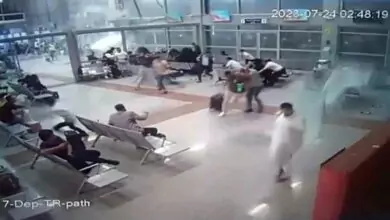 انهيار واجهة مطار عدن الدولي وسقوط اصابات خطيرة (صور) 6