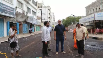 عدن..رئيس صندوق صيانة الطرق يطلع على الأعمال بمشروع لقمان 6