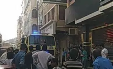 اندلع حريق هائل في محل تجاري في عدن 5