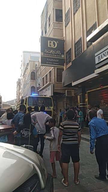 اندلع حريق هائل في محل تجاري في عدن