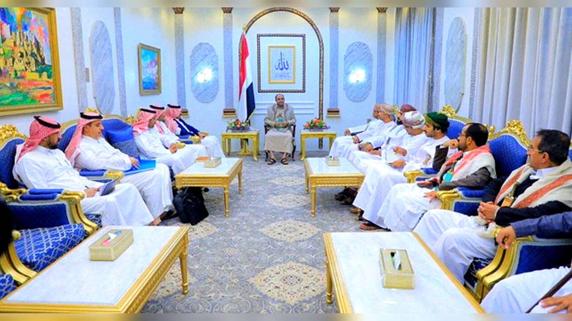 الحوثيين يكشفون آخر مستجدات دفع رواتب الموظفين في مفاوضات مع السعودية “تفاصيل”