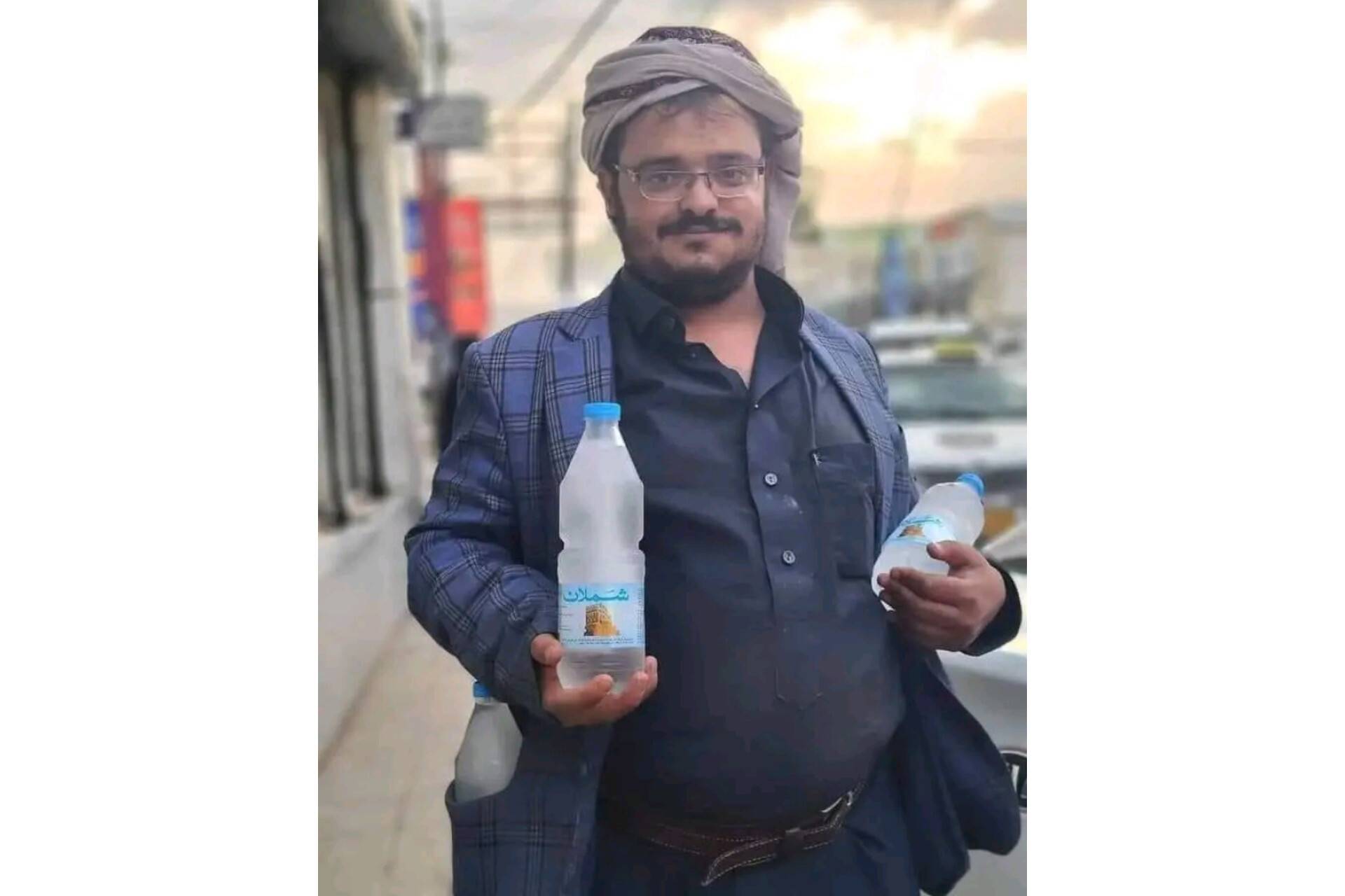 لتوفير تكاليف زفافه.. بائع مياه في صنعاء يثير جدلين!
