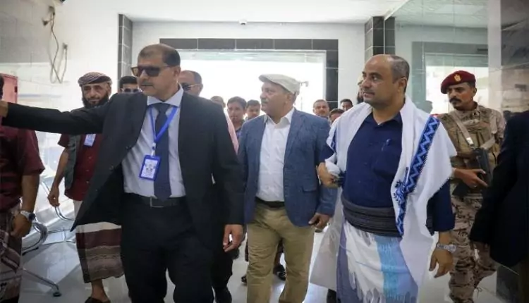 وزير المالية ونائب وزير الصناعة يتفقدان أحدث تجهيزات مستشفى عدن الخيري التعاون 1