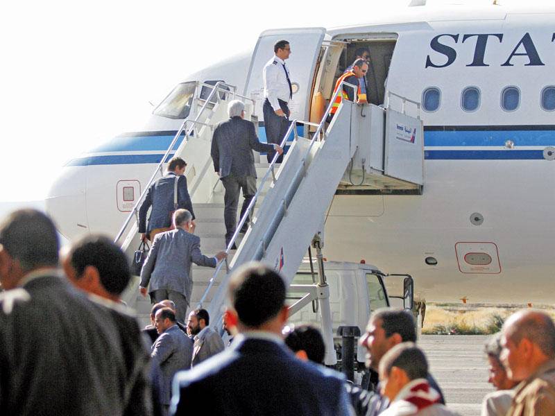 مصادر إعلامية: خلال ساعات وفد الحوثيين يصل الرياض