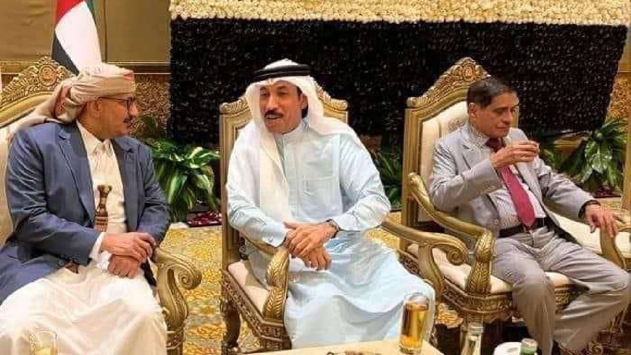 لأول مرة.. لقاء يجمع طارق صالح والبيض