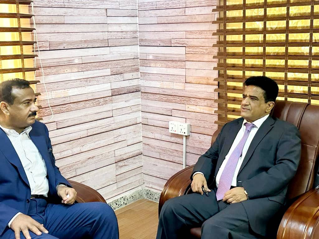 وزير النفط والمعادن يناقش مع محافظ شبوة تعزيز آليات العمل المشترك