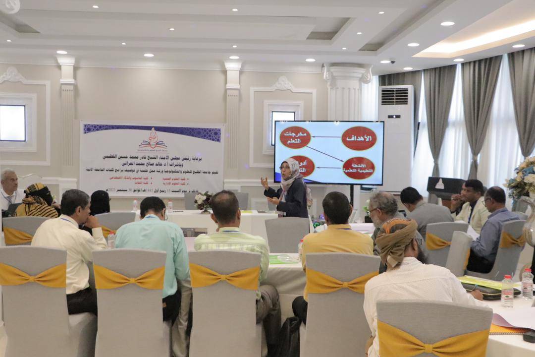 جامعة “الخليج للعلوم والتكنلوجيا” تقيم ورشة عمل لتقويم برامجها وتوصيفها للحصول على الاعتماد الأكاديمي لدى التعليم العالي