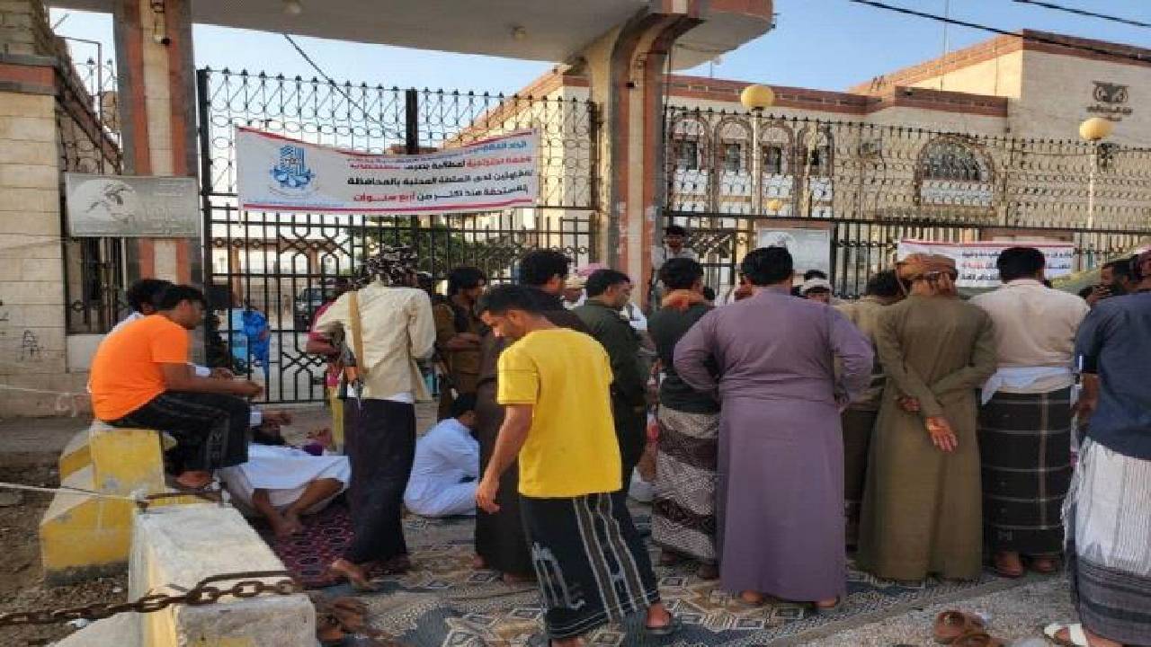 اجبار مندوبي المؤسسات الحكومية على مغادرة البنك المركزي لهذا السبب!
