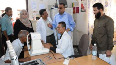 تدشين المخيم الطبي المجاني لإزالة المياه البيضاء وزراعة العدسات في المجمع الصحي بعدن 1
