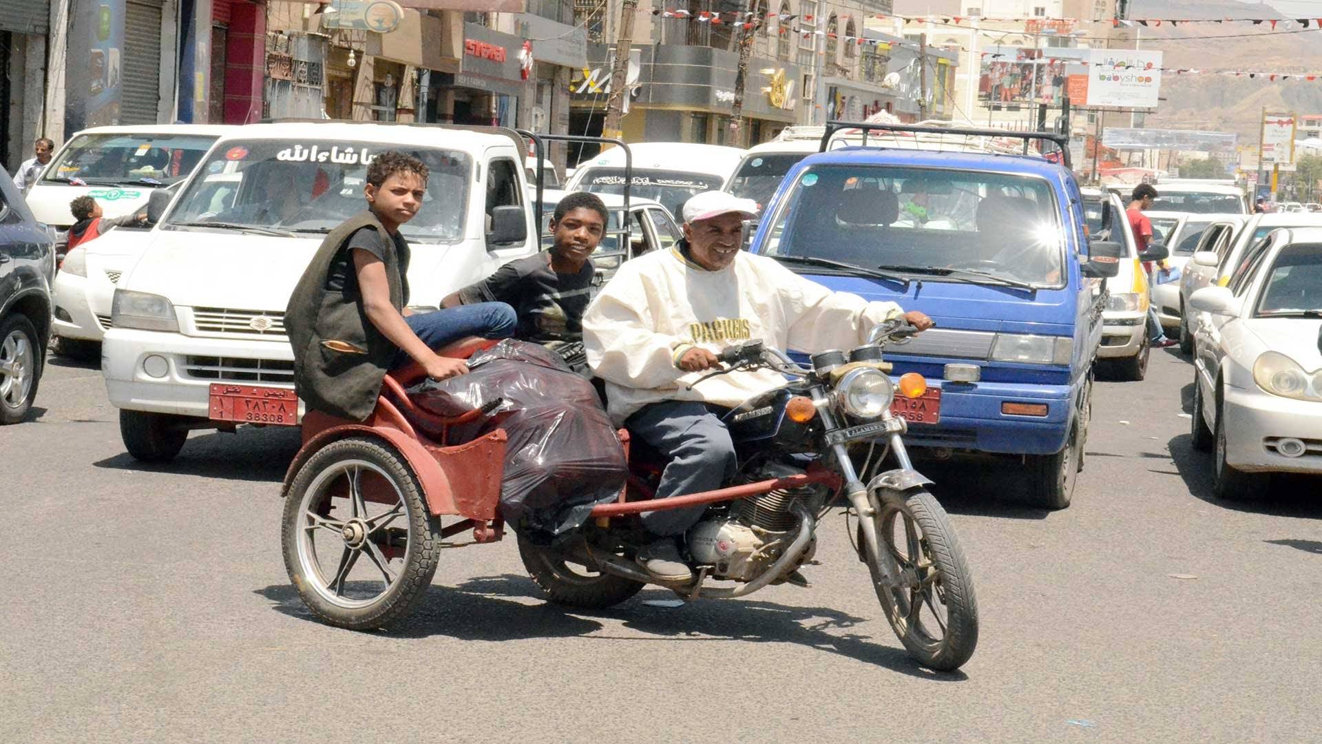 إعلان هام بخصوص الدراجات النارية من اللجنة الأمنية بعدن