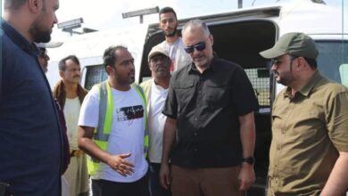 أبين..الوزير الحريزي والماس يطلعان على محطة الوزن المحوري المتنقلة في دوفس 7