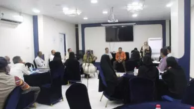 لقاء يناقش"تطوير برنامج نقل القمامة المباشرة بعدن 6