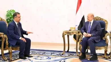 رئيس مجلس القيادة الرئاسي يستقبل السفير الليبي 9
