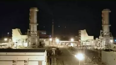 بسبب احتجاز مقطورات نفطية كهرباء عدن تحذر من خروج محطة الرئيس هادي عن الخدمة 4