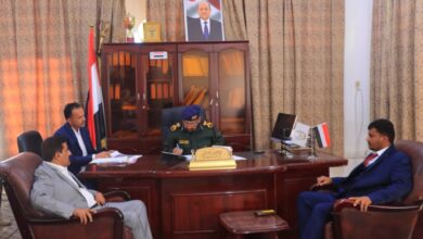 مدير عام شرطة محافظة مأرب العميد يحيى حُميد يلتقي في مكتبة ممثلي بنك الإنماء للتمويل الأصغر 9