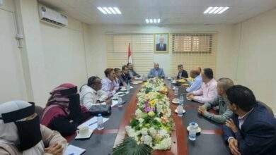 اجتماع موسع بعدن يناقش الالتزام بالمواصفات وتحسين منتجات المصانع الوطنية 7