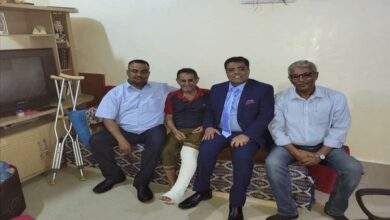 سيارة مسرعة تدهس مسؤول محلي في عدن 7