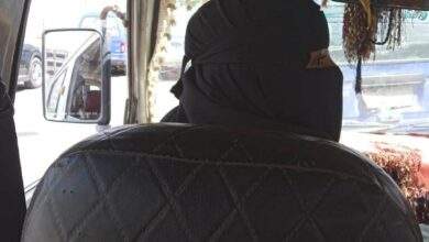 امرأة تثير الاعجاب في عدن بعد قيامها بهذا الأمر 4