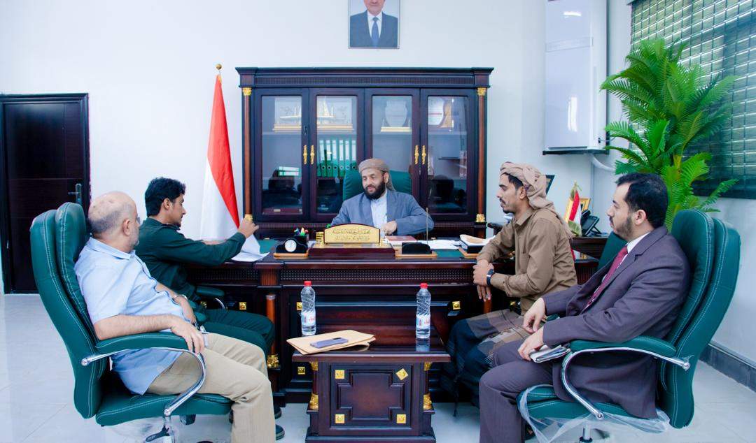 وزير الأوقاف يدشن استخراج البطاقة الالكترونية لموظفي الديوان على نفقة الوزراة