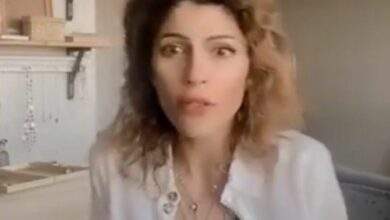 يمني يفاجئ شاعرة فلسطينية بعد إلقائه لقصيدة شعر فصحى (فيديو) 10 يمني يفاجئ شاعرة فلسطينية بعد إلقائه لقصيدة شعر فصحى