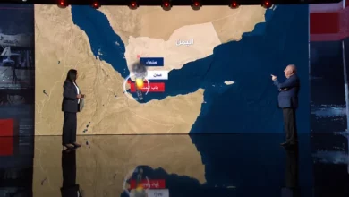 رجح غرقها.. الدويري يكشف أسلحة الحوثي التي استهدفت سفينة بخليج عدن 1