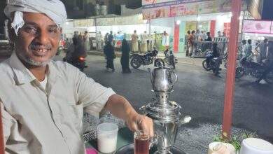 جديد المشاريع الصغيرة .. شاب يبدع في تقديم شاهي البخاري الحضرمي 9