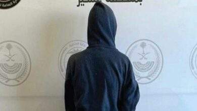 القبض على مقيم يمني في السعودية متلبسًا بمخالفة تصل عقوبتها إلى السجن 15 عامًا 10