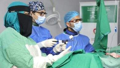 مركز الملك سلمان ينفذ مشروع تطوعي لجراحة القلب والقسطرة في المكلا 6