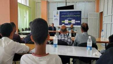 قسم الإعلام في كلية الآداب بجامعة تعز يقيم ندوة عن الاعتداءات الخارجية 8