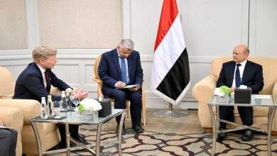المبعوث الأممي يلتقي العليمي في عدن ويدعو لهذا الأمر 8